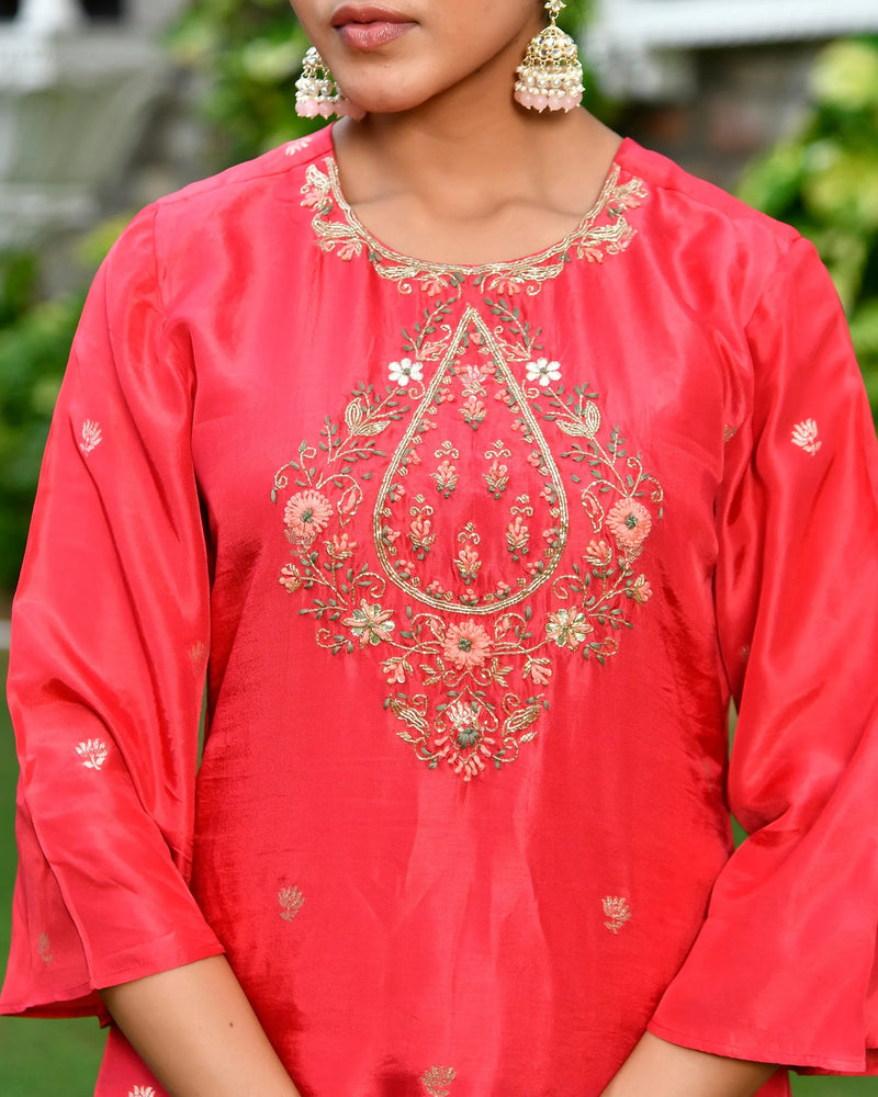 Women Silk Embroidered Sharara Set & Digital Printed Dupatta (Set of 5 Pc)