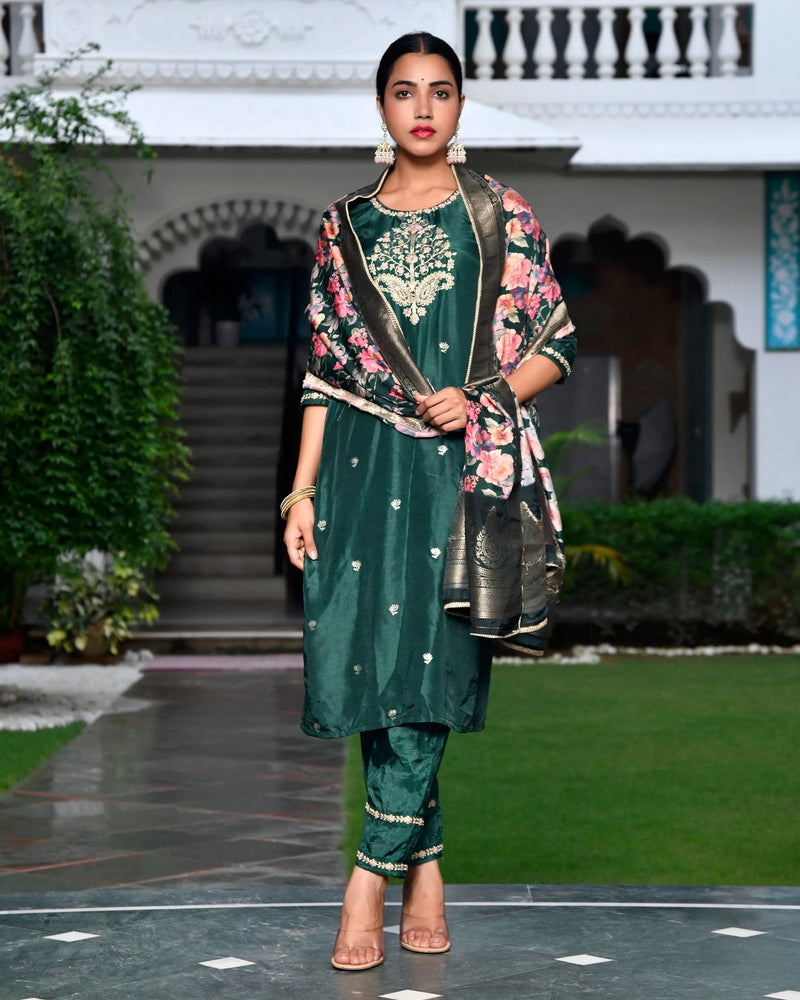 Women Silk Embroidered Pant Set & Digital Printed Dupatta (Set of 5 Pc)