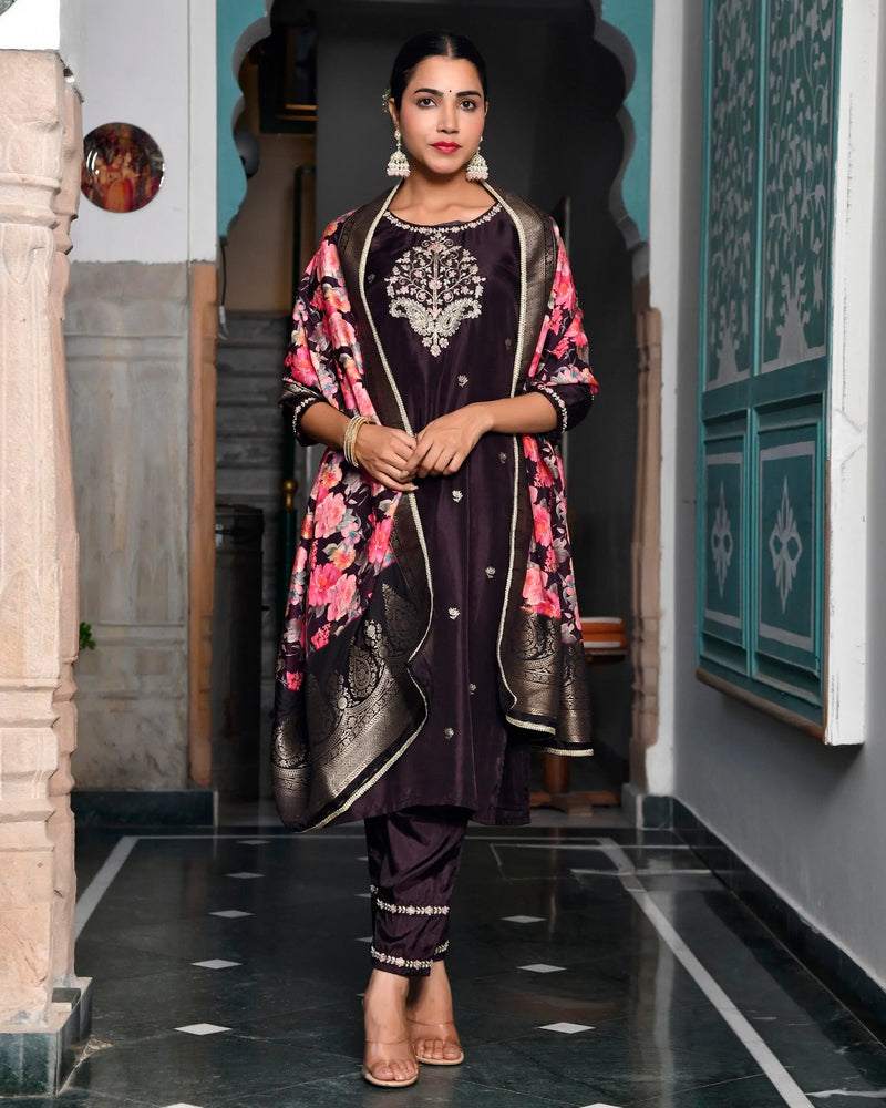 Women Silk Embroidered Pant Set & Digital Printed Dupatta (Set of 5 Pc)