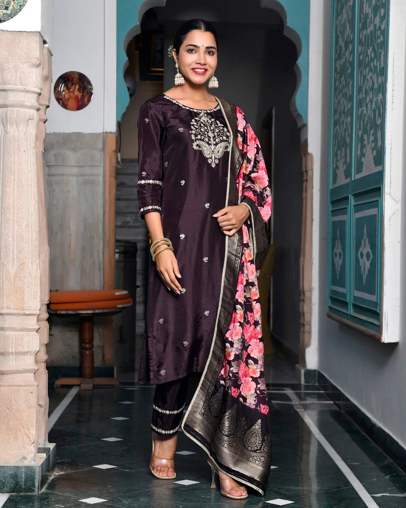 Women Silk Embroidered Pant Set & Digital Printed Dupatta (Set of 5 Pc)