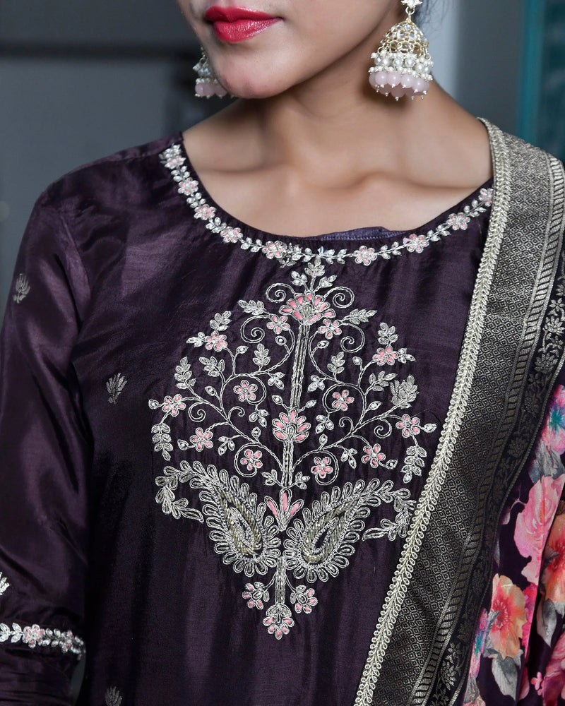 Women Silk Embroidered Pant Set & Digital Printed Dupatta (Set of 5 Pc)
