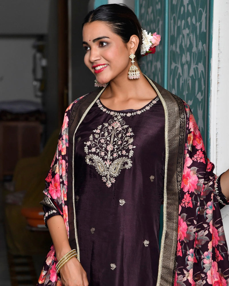 Women Silk Embroidered Pant Set & Digital Printed Dupatta (Set of 5 Pc)