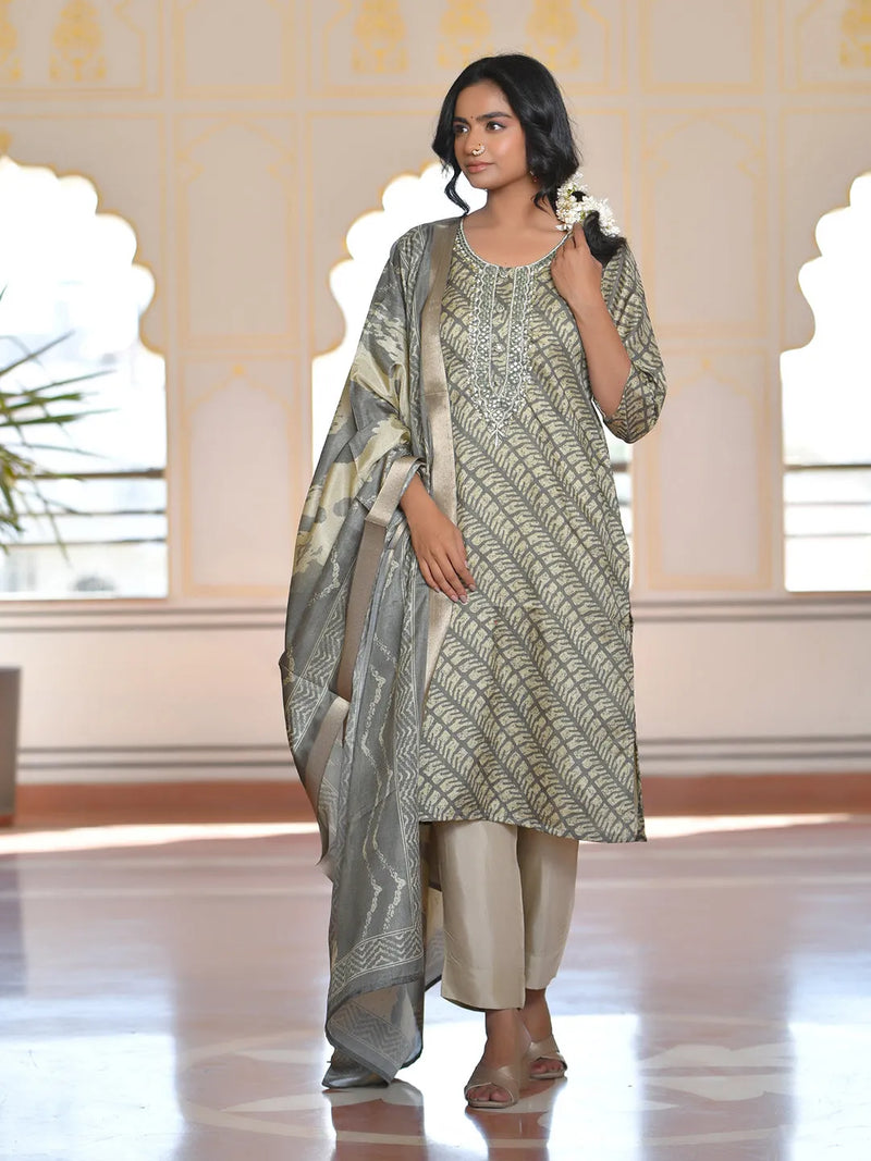 Women Silk Digital Printed Suit Set (Set of 5 Pc)
