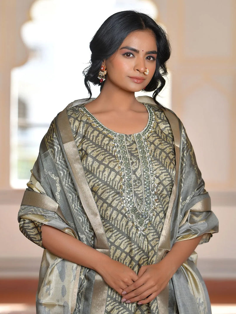 Women Silk Digital Printed Suit Set (Set of 5 Pc)