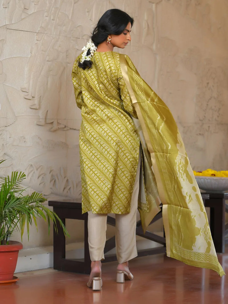 Women Silk Digital Printed Suit Set (Set of 5 Pc)