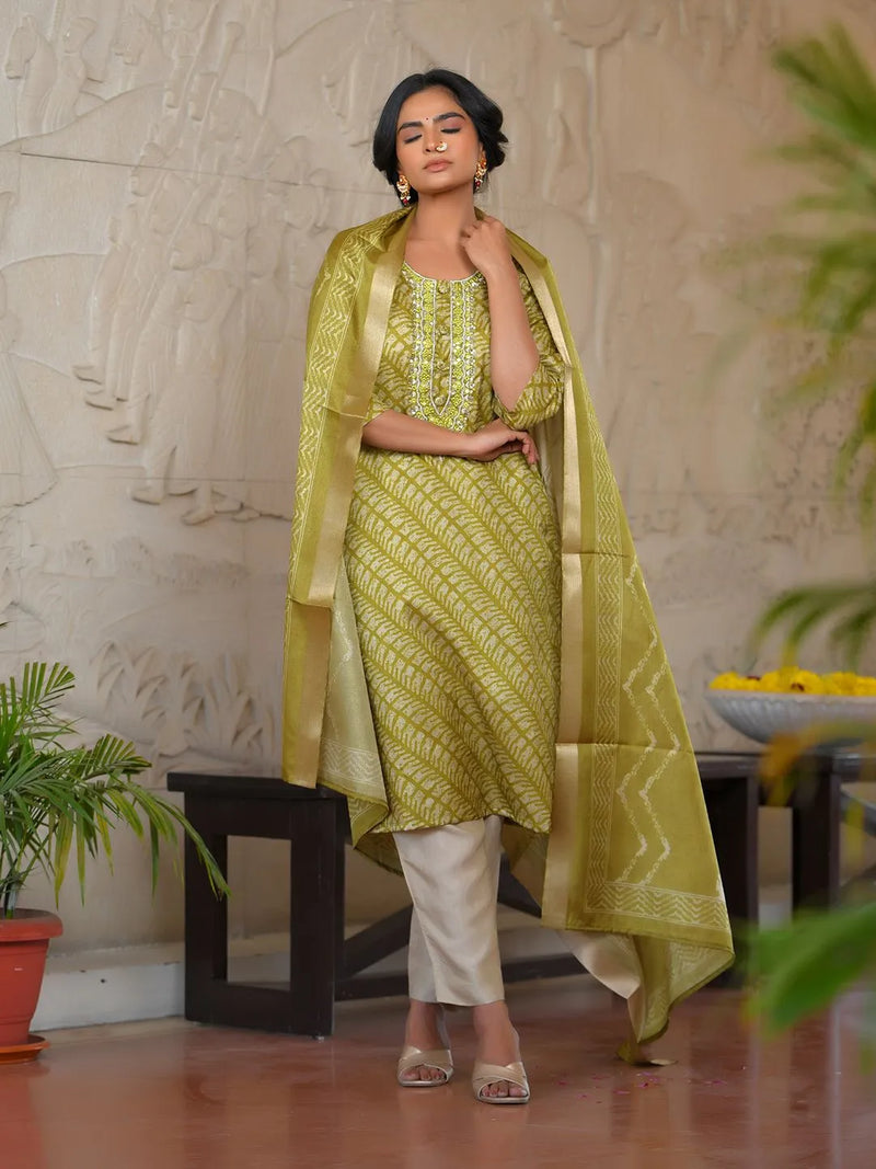 Women Silk Digital Printed Suit Set (Set of 5 Pc)
