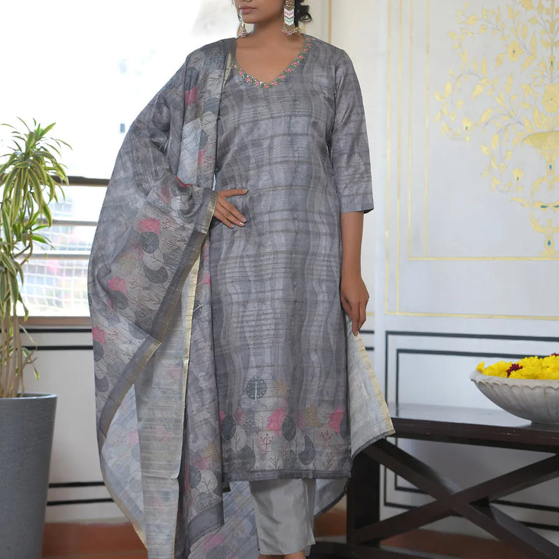 Women Silk Digital Printed Suit Set (Set of 5 Pc)