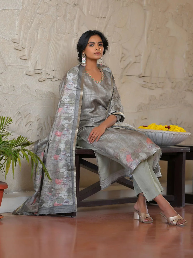 Women Silk Digital Printed Suit Set (Set of 5 Pc)