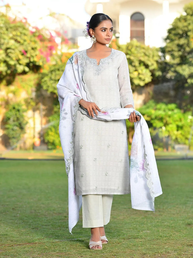 Women Grey Linen Suit  Set With Cutwork Dupatta (Set of 5 Pc)
