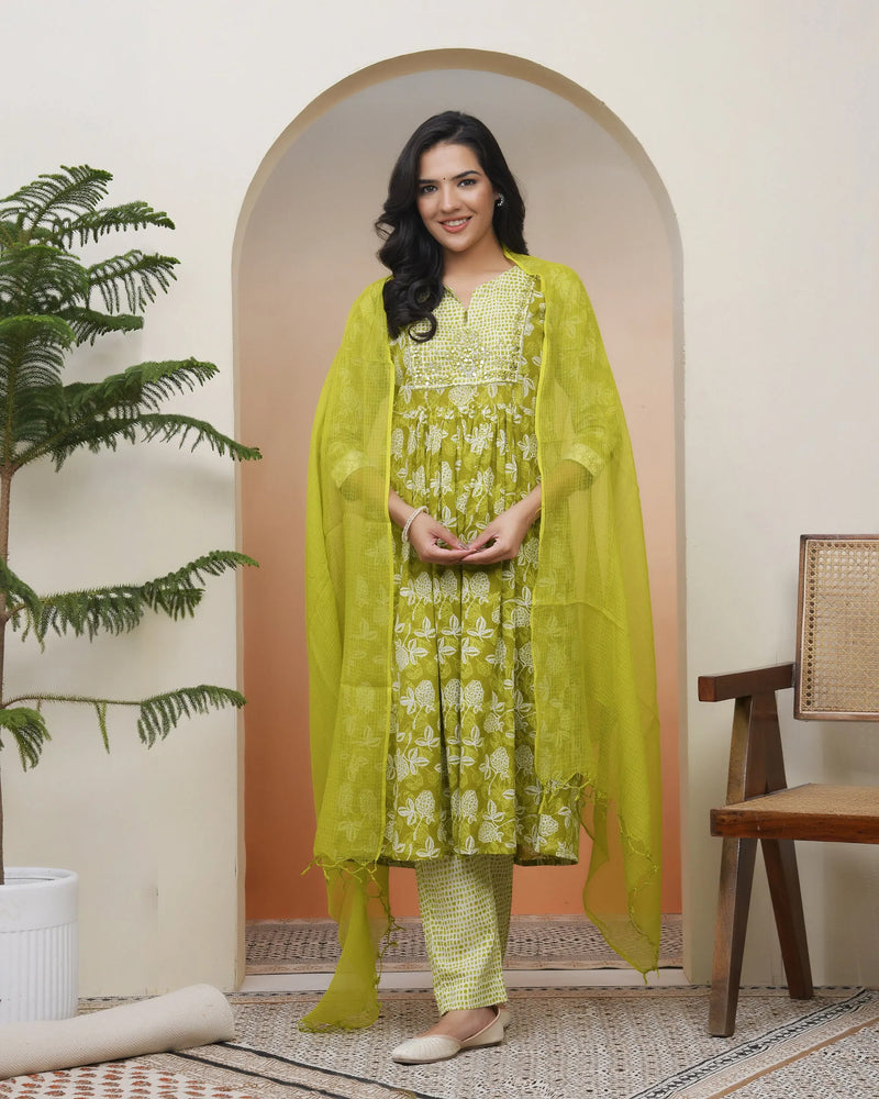 Women Green Cotton Kurta With Cotton Pant & Dupatta (Set of 5 Pc)