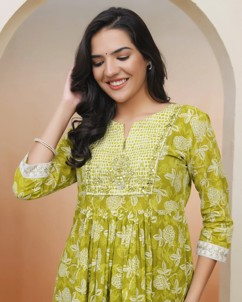 Women Green Cotton Kurta With Cotton Pant & Dupatta (Set of 5 Pc)