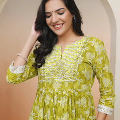 Women Green Cotton Kurta With Cotton Pant & Dupatta (Set of 5 Pc)