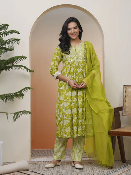 Women Green Cotton Kurta With Cotton Pant & Dupatta (Set of 5 Pc)