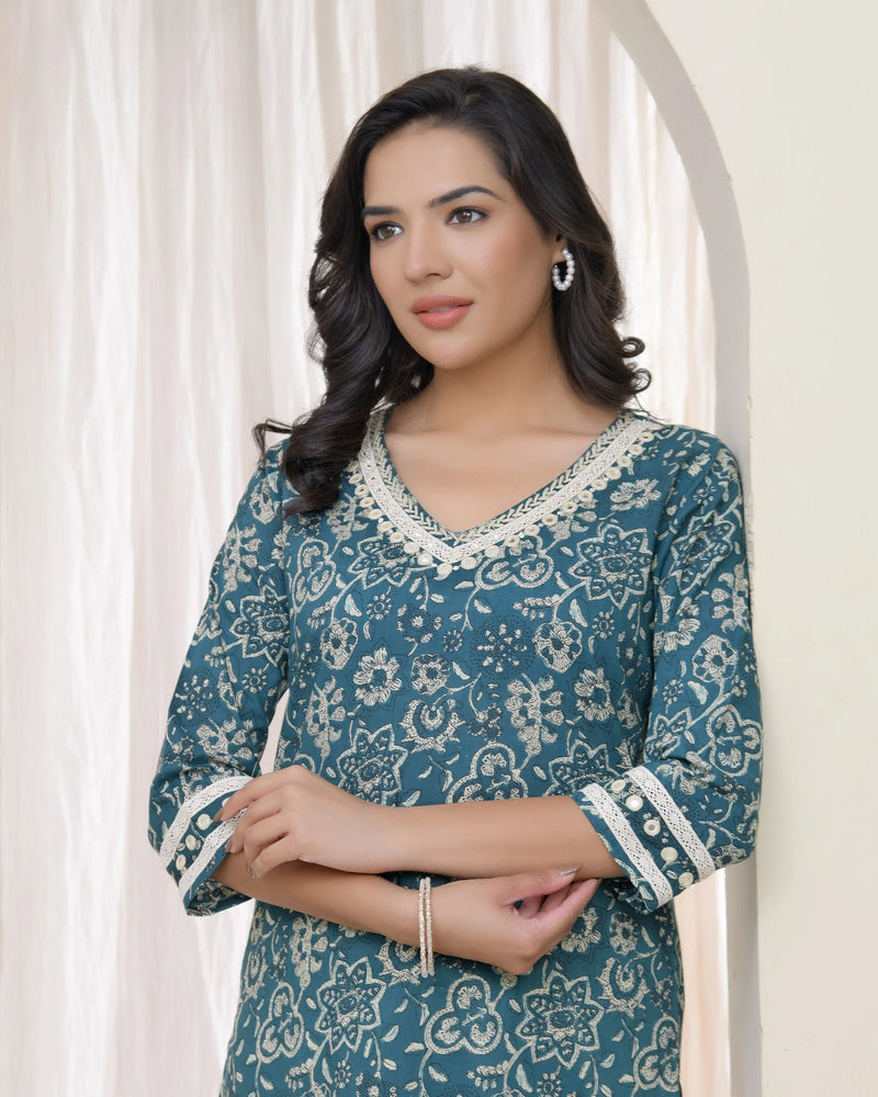 Women Ferozi Cotton printed Straight Kurti (Set of 4 Pc)