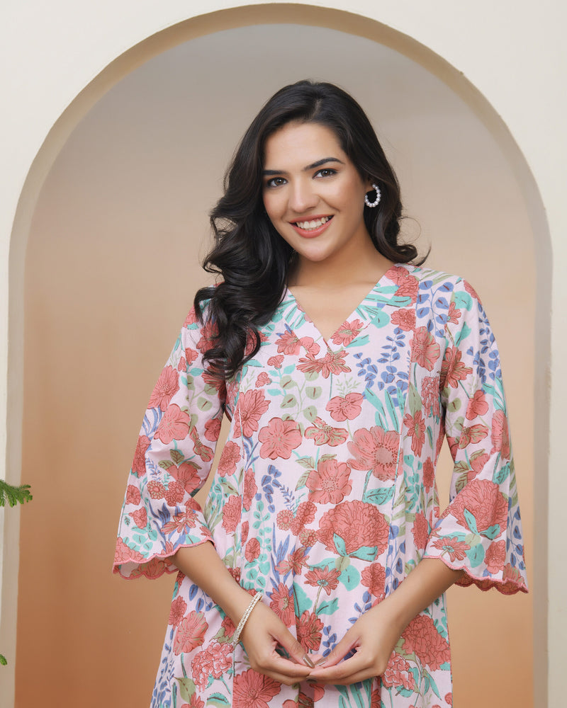 Vaasva Women Peach floral Cotton printed flare Kurti with pant (Set of 5 Pc)