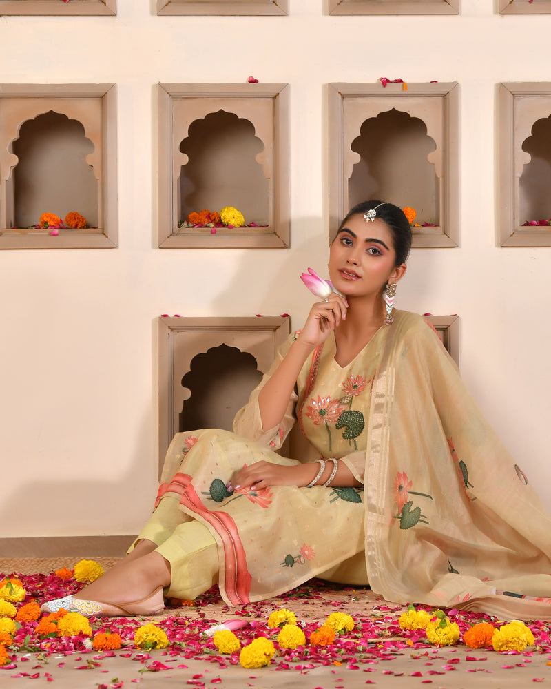 (Vaasva) Women pink  chanderi kurta with cotton pant & dupatta (Set of 5pc)