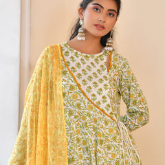(Vaasva) Women green cotton anarkali suit with cotton pant & dupatta (Set of 5pc)
