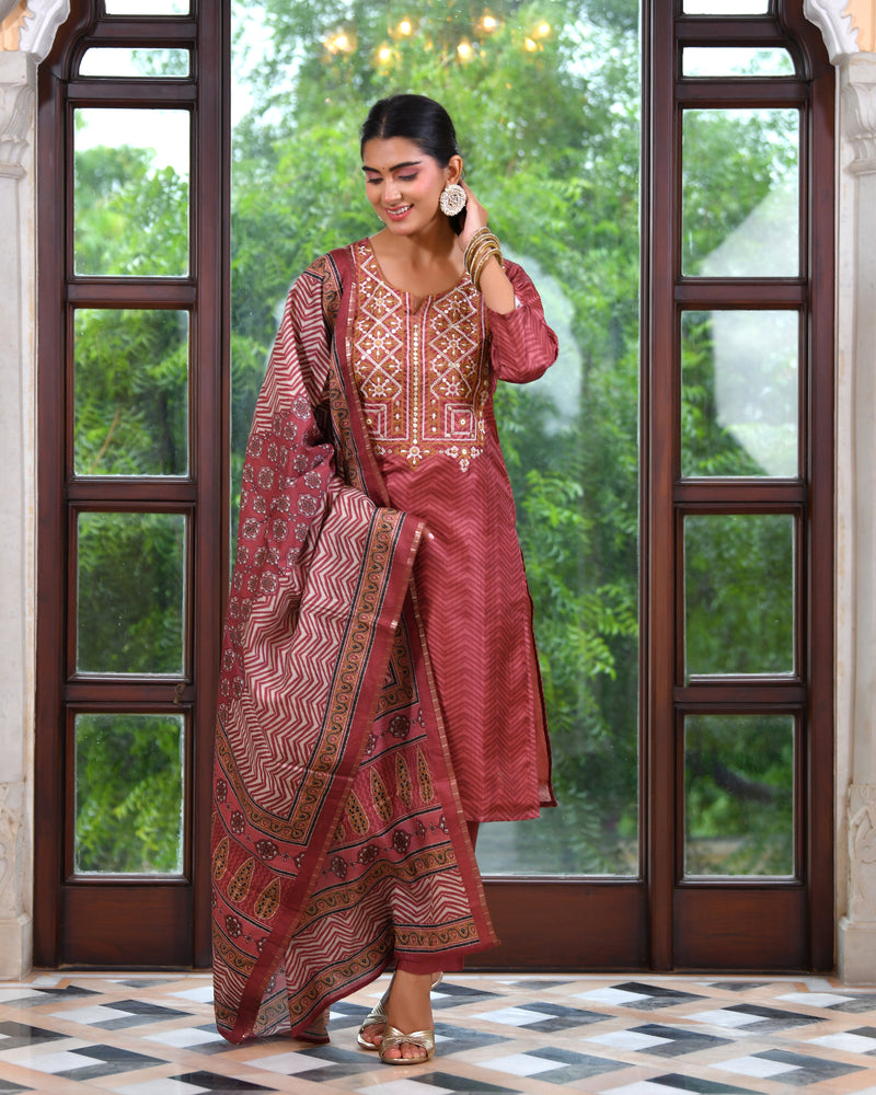 (Vaasva) Women brown silk embroidered  suit set & printed dupatta (Set of 5pc)