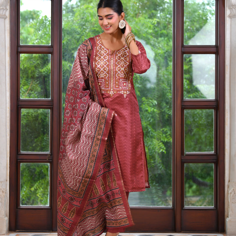 (Vaasva) Women brown silk embroidered  suit set & printed dupatta (Set of 5pc)