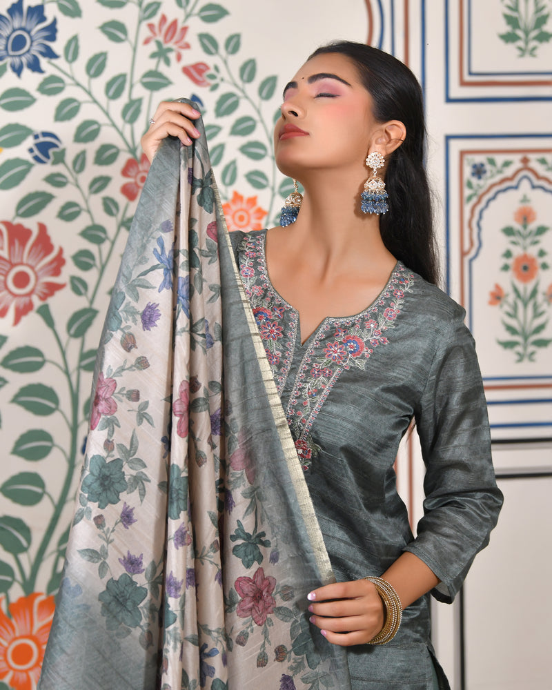 (Vaasva) Women mustard silk embroidered  suit set & printed dupatta (Set of 5pc)