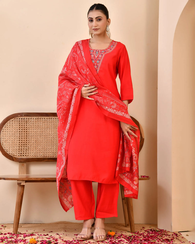 Chanderi Madder Solid Embroidered Kurta Pant And Printed Dupatta Set (Set of 5 Pc)