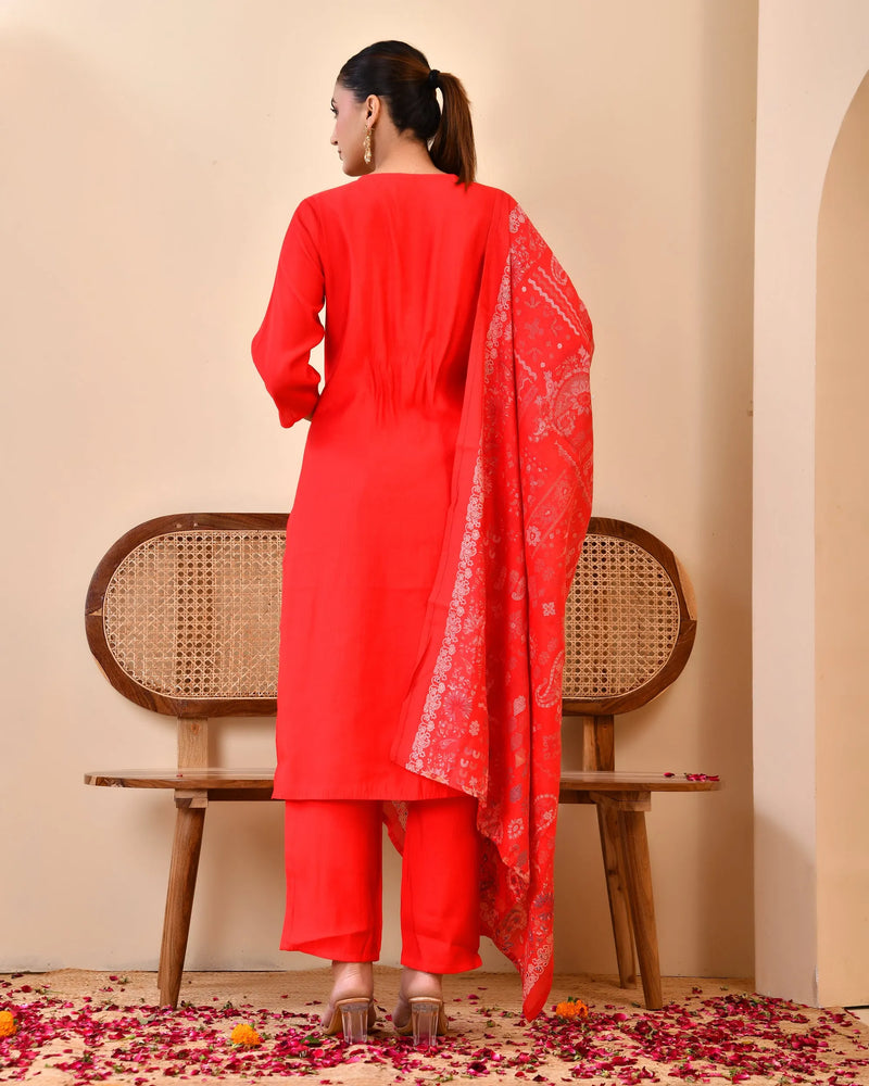 Chanderi Madder Solid Embroidered Kurta Pant And Printed Dupatta Set (Set of 5 Pc)
