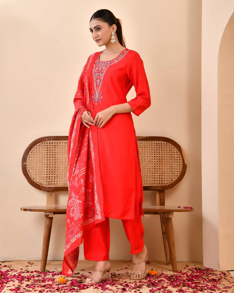 Chanderi Madder Solid Embroidered Kurta Pant And Printed Dupatta Set (Set of 5 Pc)