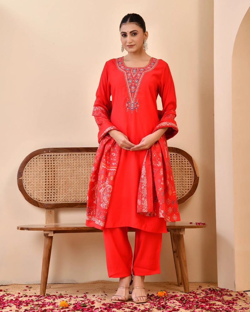 Chanderi Madder Solid Embroidered Kurta Pant And Printed Dupatta Set (Set of 5 Pc)