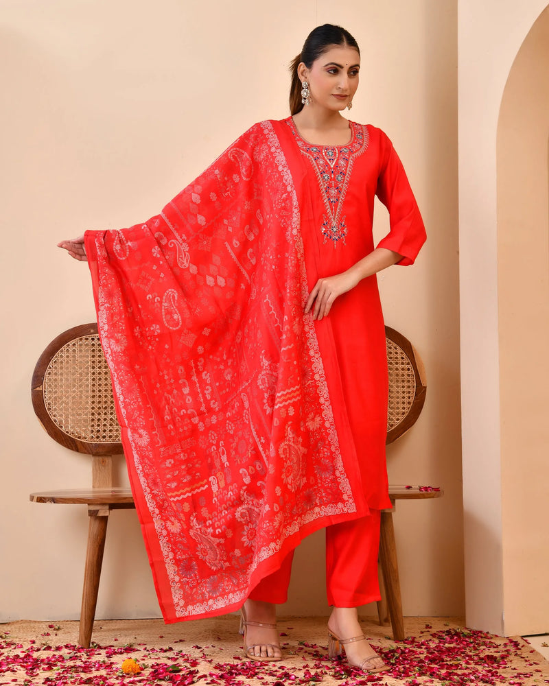 Chanderi Madder Solid Embroidered Kurta Pant And Printed Dupatta Set (Set of 5 Pc)