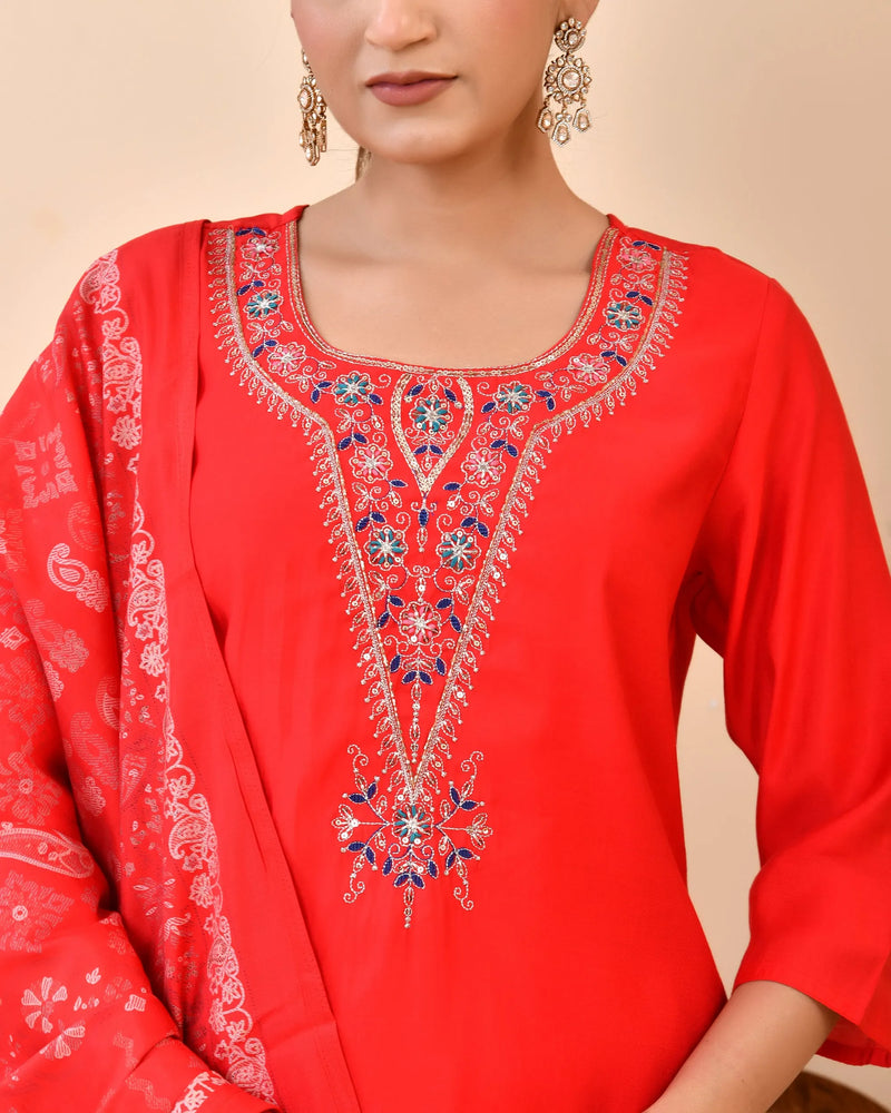 Chanderi Madder Solid Embroidered Kurta Pant And Printed Dupatta Set (Set of 5 Pc)
