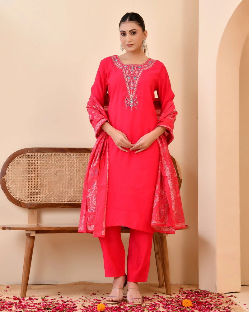 Chanderi Vermillion Solid Embroidered Kurta Pant And Printed Dupatta Set (Set of 5 Pc)