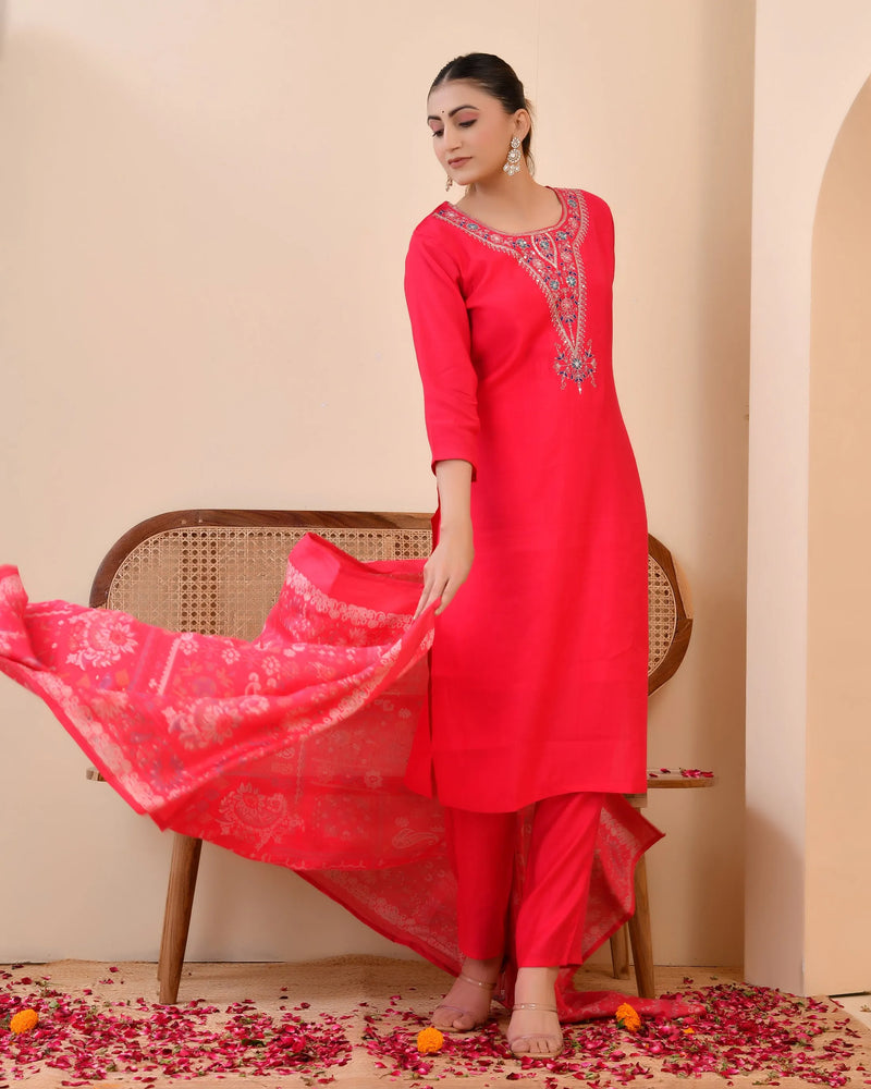 Chanderi Vermillion Solid Embroidered Kurta Pant And Printed Dupatta Set (Set of 5 Pc)