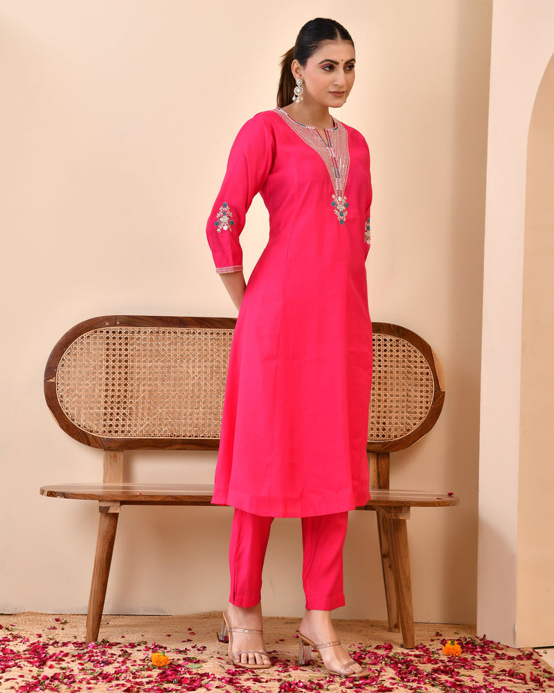 Chanderi Cherrry Red Solid Embroidered Kurta Pant Set (Set of 5 Pc)