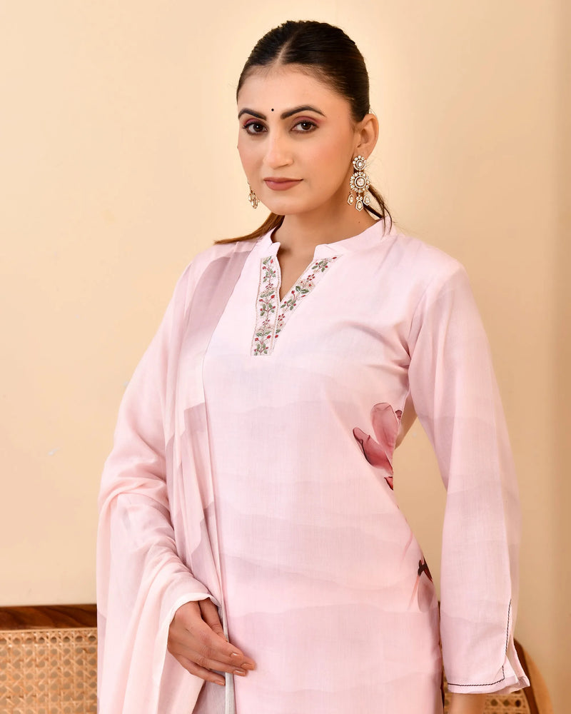 Pale Pink Digital Printed Embroidered Kurta With Pant Dupatta Set (Set of 5 Pc)