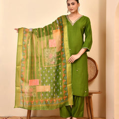 Chanderi Grass Green Solid Embroidered Kurta Pant Set With Printed Dupatta Set (Set of 5 Pc)