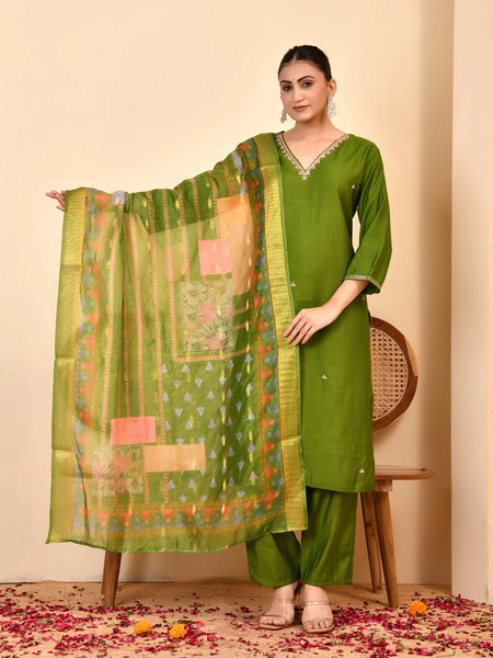Chanderi Grass Green Solid Embroidered Kurta Pant Set With Printed Dupatta Set (Set of 5 Pc)