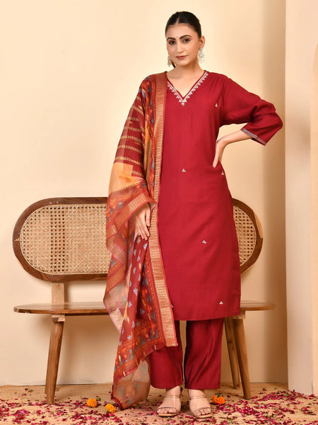 Chanderi V neck Hand Embroidered Maroon Solid  Kurta Pant Set With Printed Dupatta Set (Set of 5 Pc)