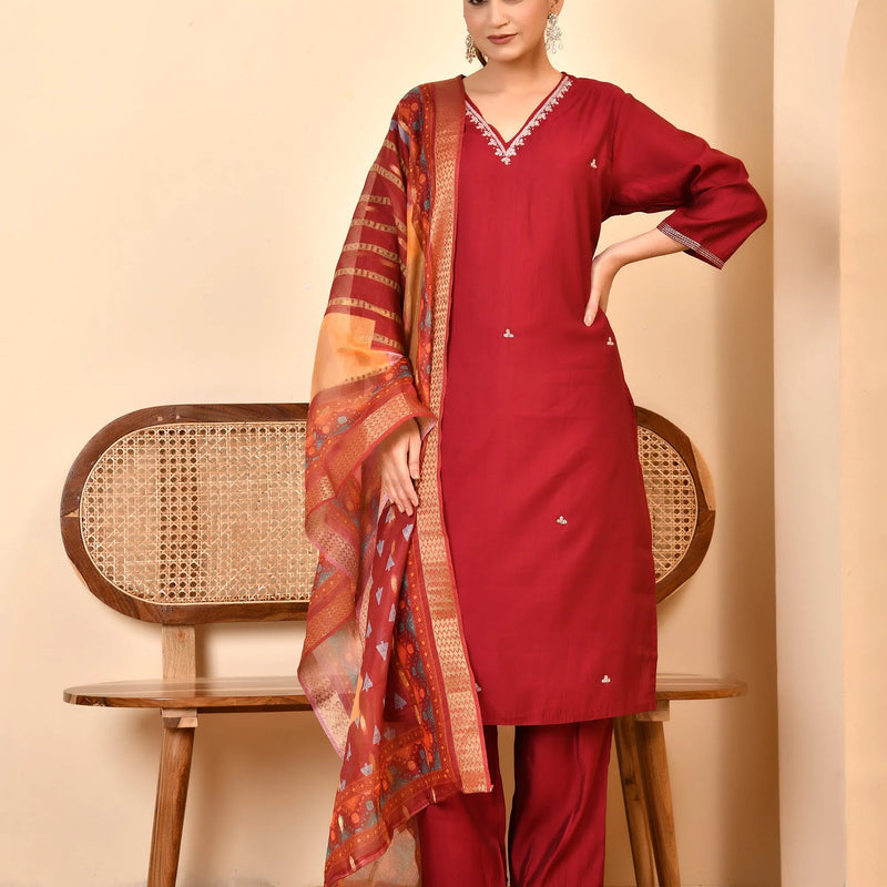 Chanderi V neck Hand Embroidered Maroon Solid  Kurta Pant Set With Printed Dupatta Set (Set of 5 Pc)