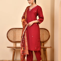 Chanderi V neck Hand Embroidered Maroon Solid  Kurta Pant Set With Printed Dupatta Set (Set of 5 Pc)