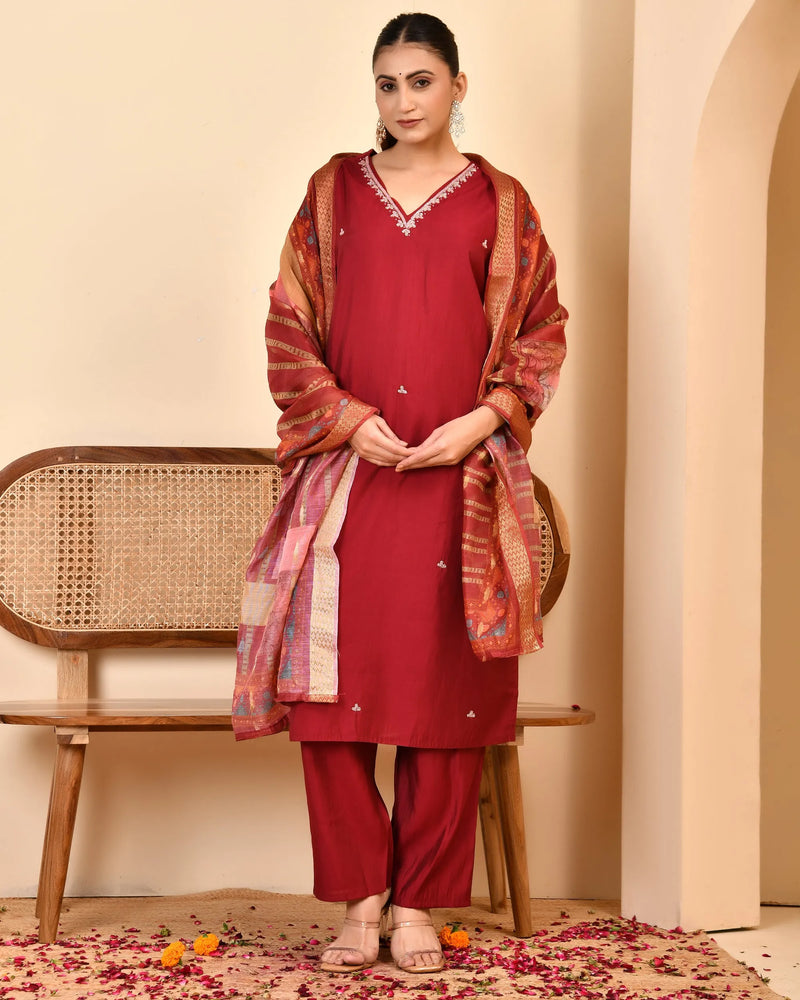 Chanderi V neck Hand Embroidered Maroon Solid  Kurta Pant Set With Printed Dupatta Set (Set of 5 Pc)