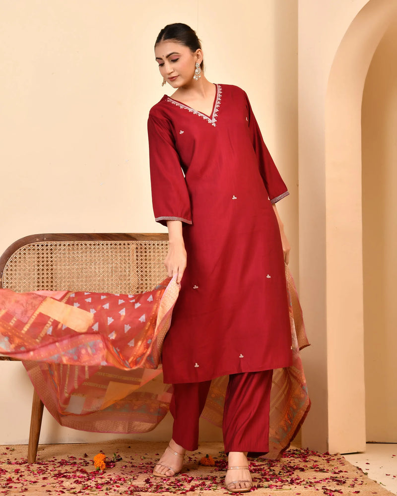 Chanderi V neck Hand Embroidered Maroon Solid  Kurta Pant Set With Printed Dupatta Set (Set of 5 Pc)
