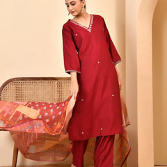 Chanderi V neck Hand Embroidered Maroon Solid  Kurta Pant Set With Printed Dupatta Set (Set of 5 Pc)