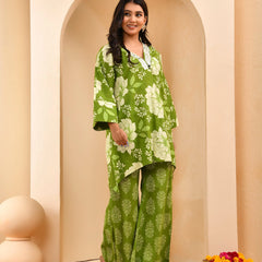 Green Floral Printed Mirror Embroidered Top With Printed Bell Bottom Pants (Set of 5 Pc)