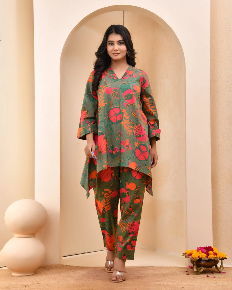 Henna Floral Printed Aline High Low Pattern Kurta With Solid Pants (Set of 5 Pc)