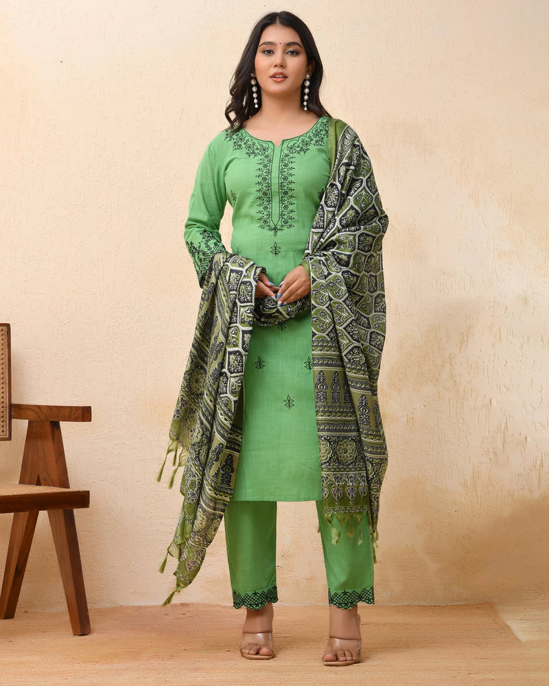 Pista Embroidered Kurta Set With Solid Pants & Printed Dupatta (Set of 5 Pc)