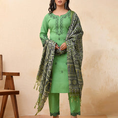 Pista Embroidered Kurta Set With Solid Pants & Printed Dupatta (Set of 5 Pc)