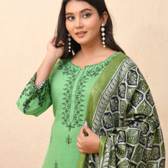Pista Embroidered Kurta Set With Solid Pants & Printed Dupatta (Set of 5 Pc)