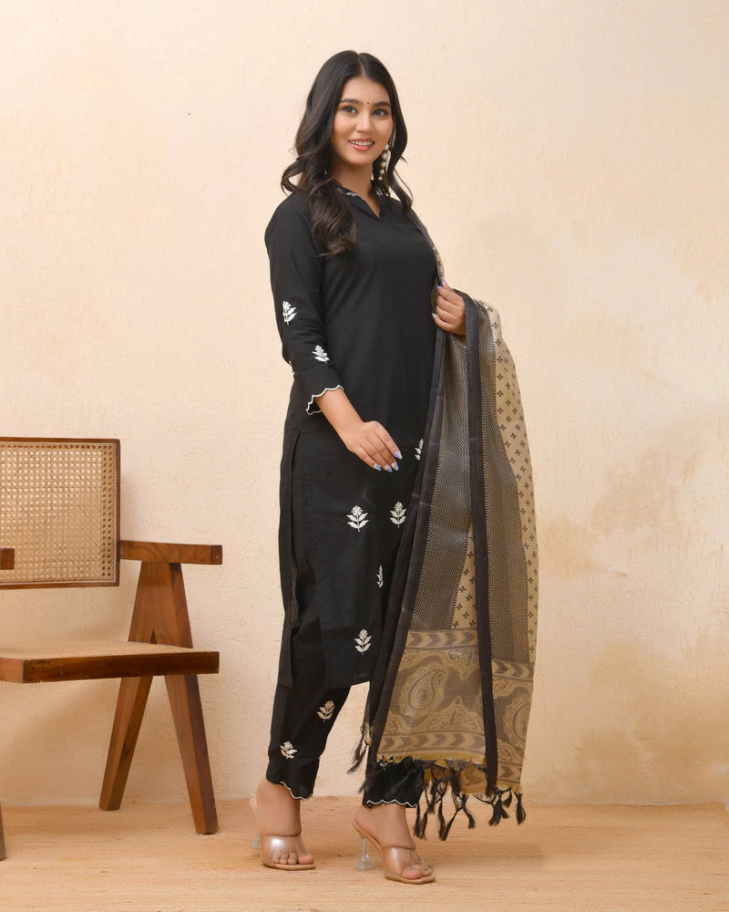 Black Embroidered Kurta Set With Solid Pants & Printed Dupatta (Set of 5 Pc)