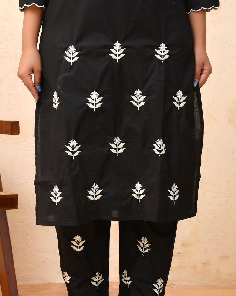 Black Embroidered Kurta Set With Solid Pants & Printed Dupatta (Set of 5 Pc)