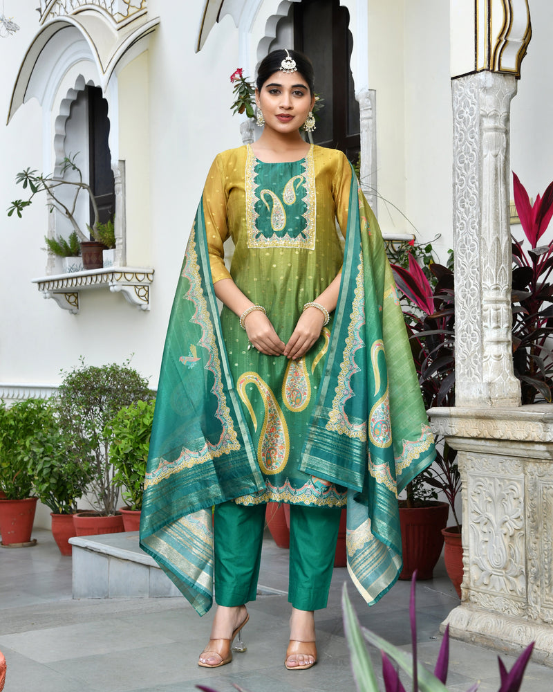 (Vaasva) Women Mul Chanderi green paisley printed suit set (Set of 5pc)